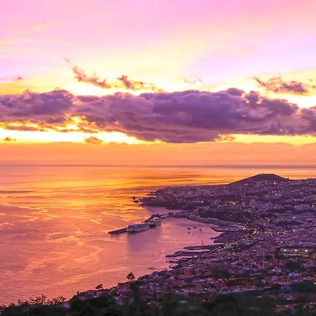 Pembe Palheiro Village *