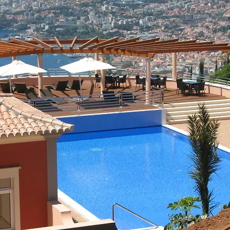 Villa Pembe Palheiro Village *
