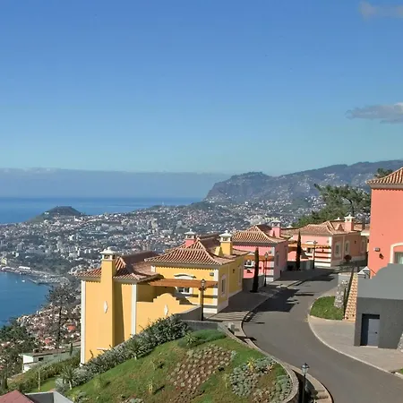 Pembe Palheiro Village *